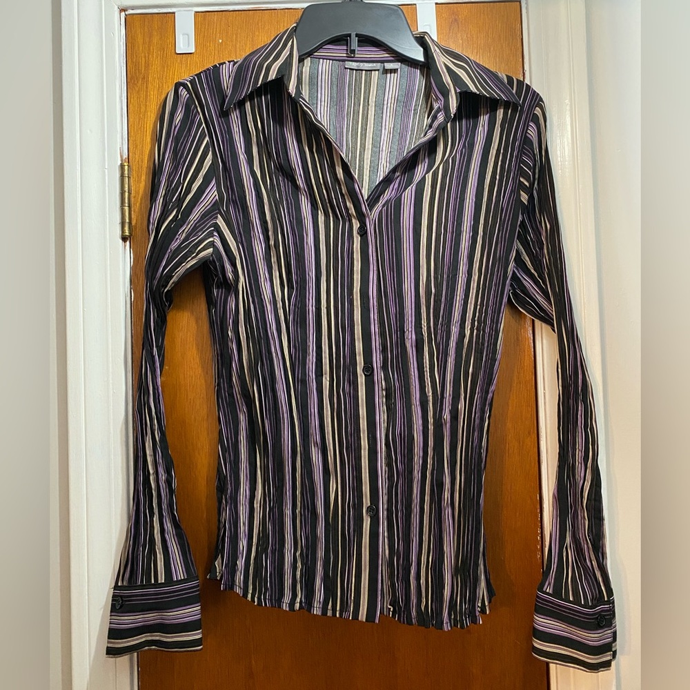 Long sleeve button up blouse, crinkle fabric
